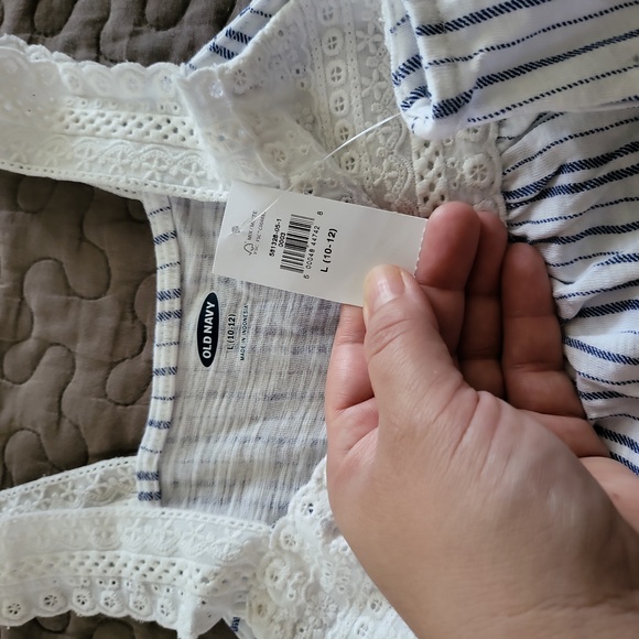 Old Navy Girls Summer Tops Set of 2 (White & Blue) - Picture 4 of 4